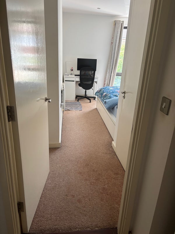 Room Rotherhithe Street in Greater London