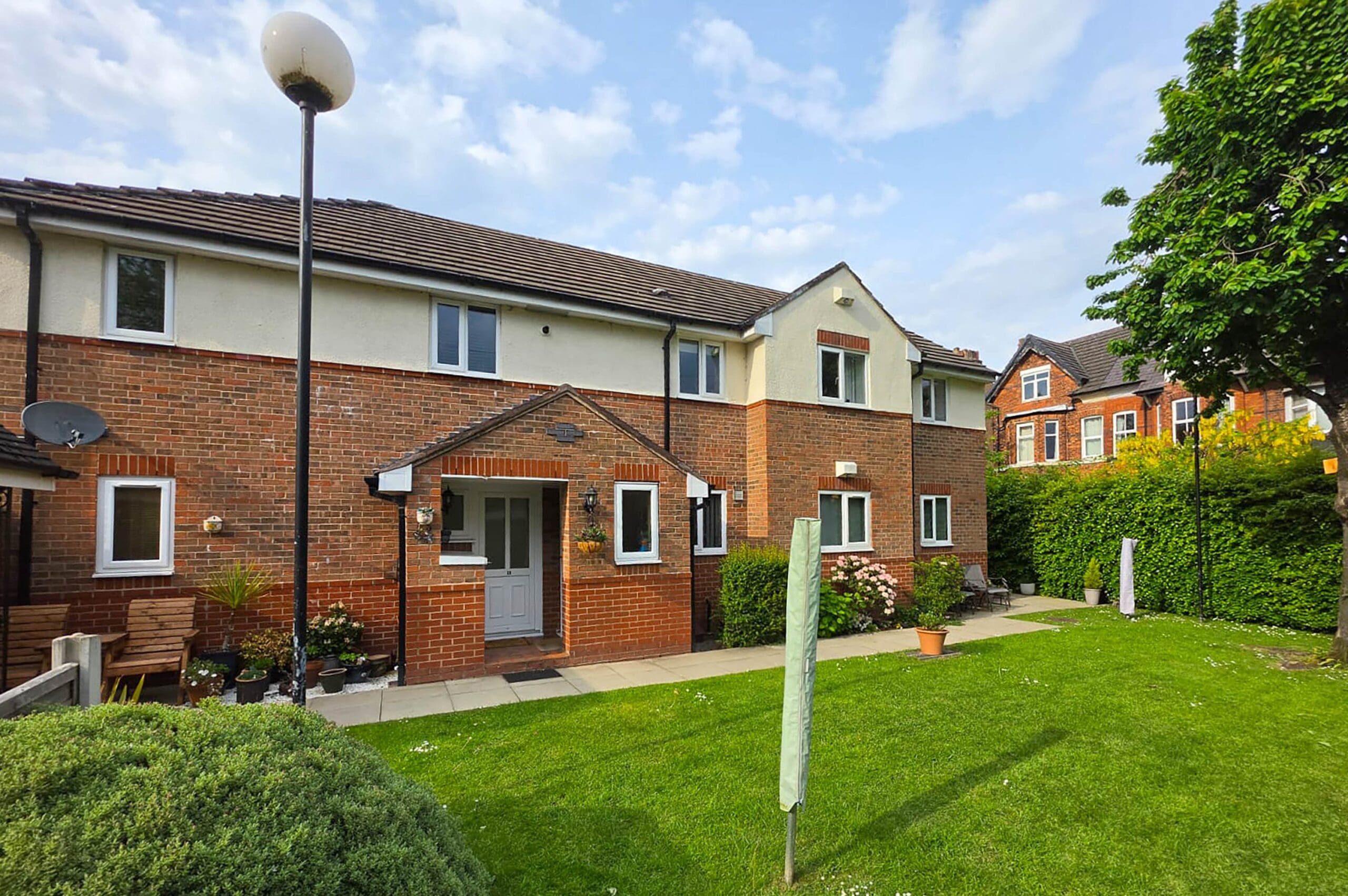 Flat William Close in Trafford