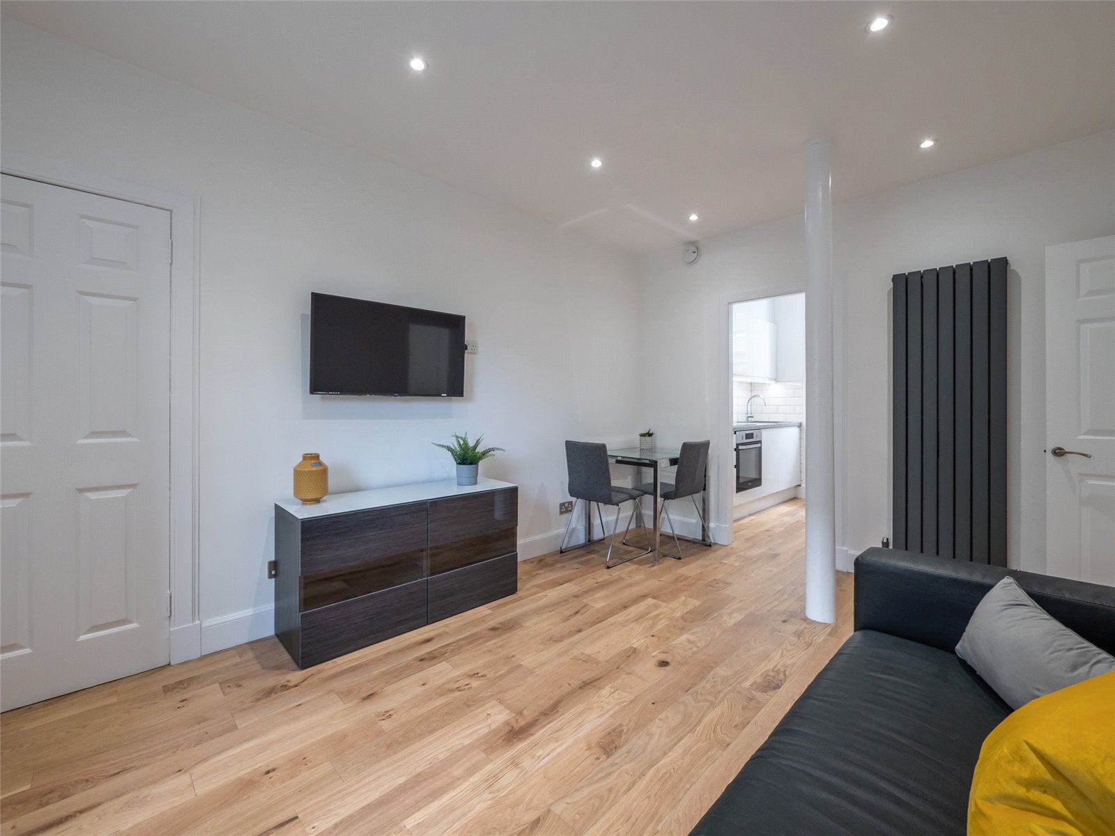 Flat West Crosscauseway in City of Edinburgh