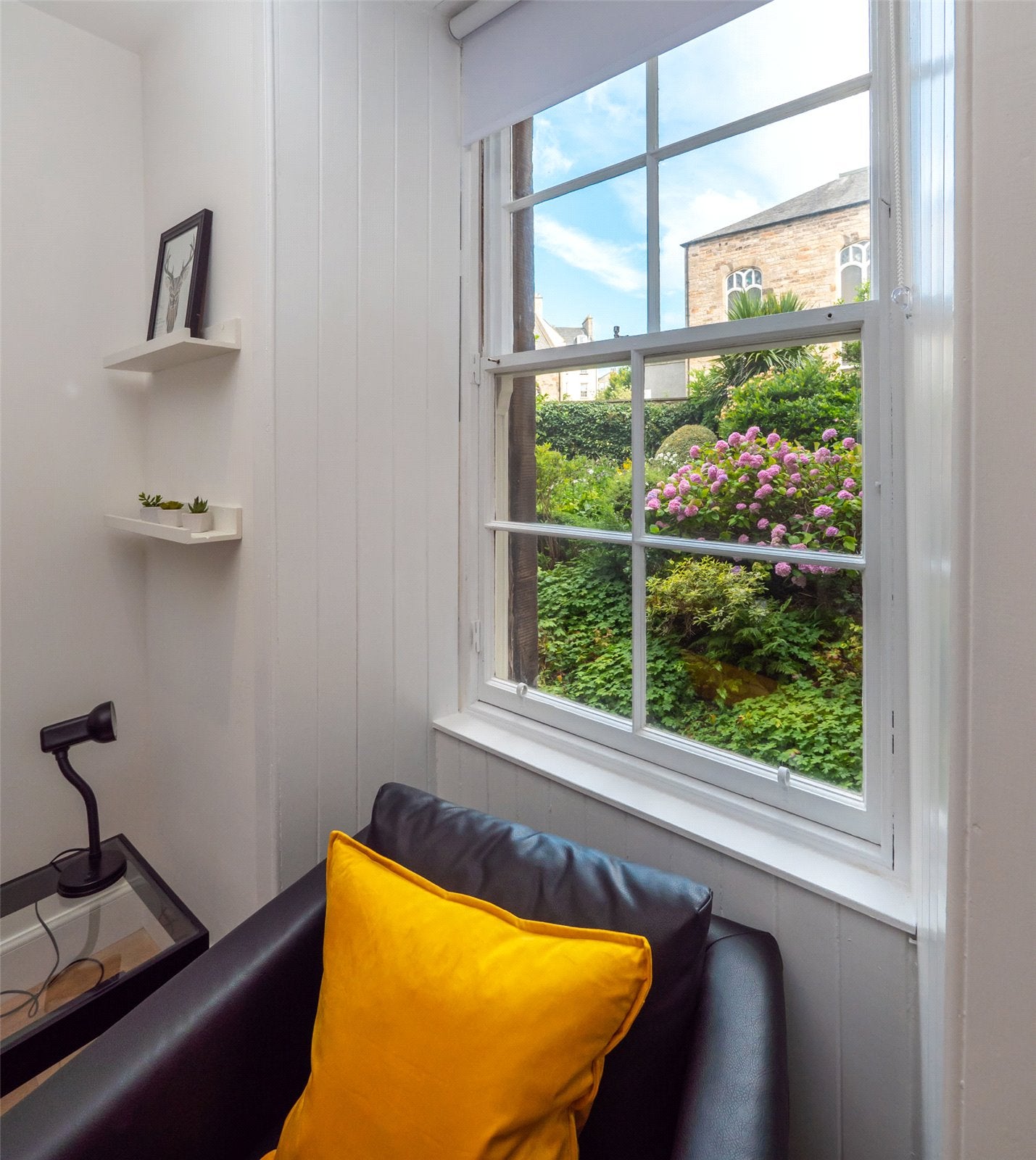 Flat West Crosscauseway in City of Edinburgh