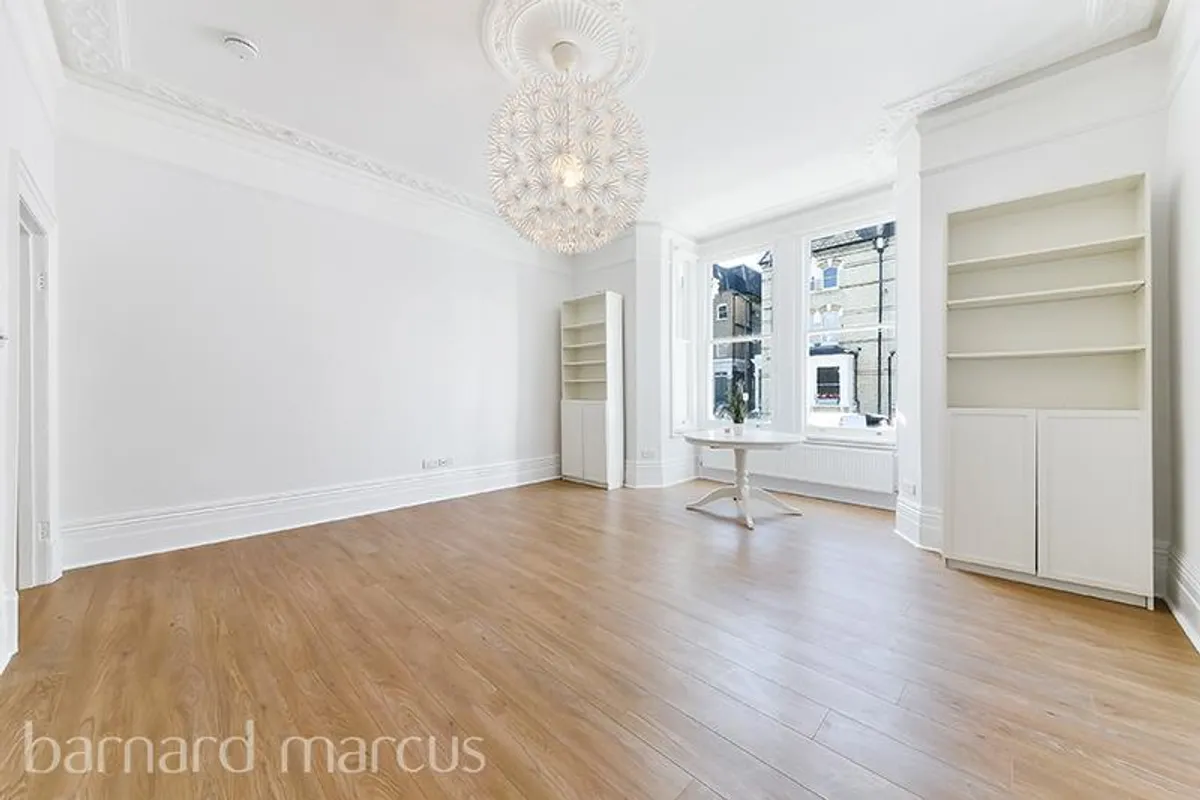 Flat Edith Road in Greater London