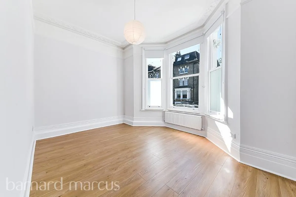 Flat Edith Road in Greater London