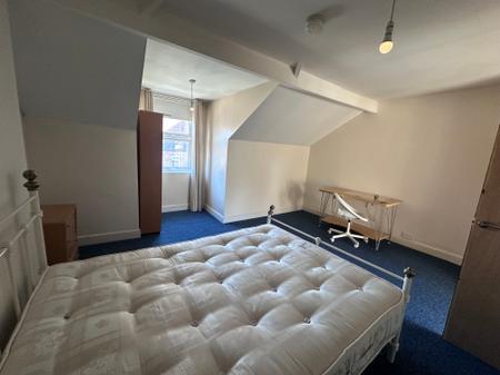 Room Maples Street in Nottingham