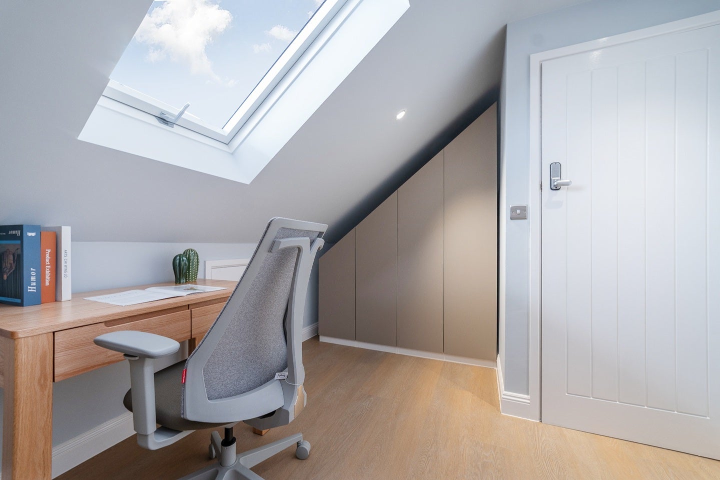 Room Dirdene Gardens in Epsom and Ewell