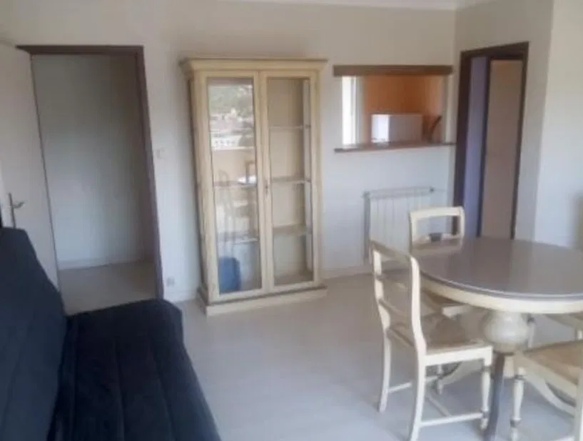 Room Rue Maximin Dhombres in Alès