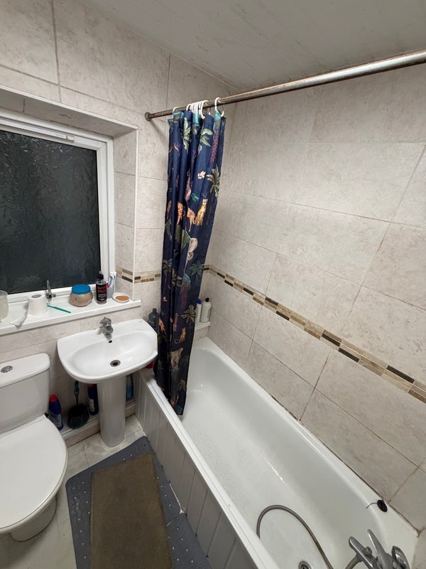 Flat Leckwith Close in Cardiff
