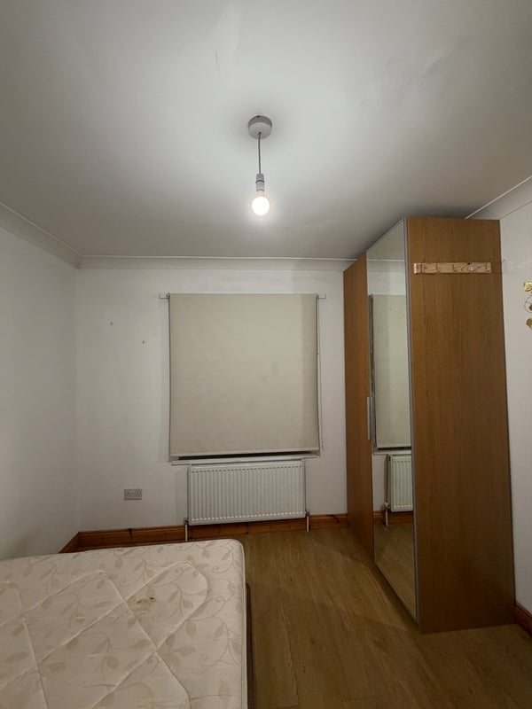 Flat Leckwith Close in Cardiff