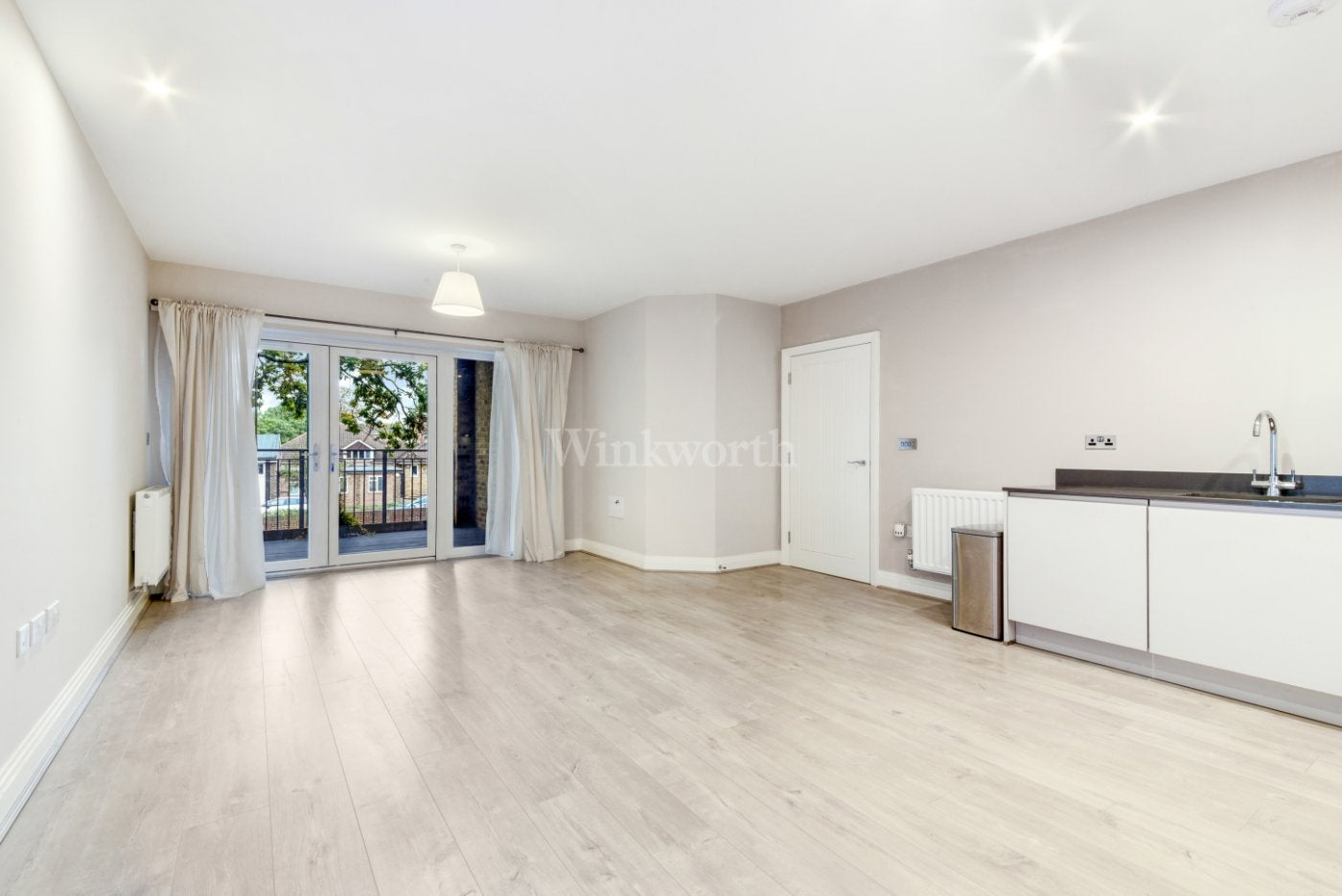 Flat Beckenham Road in Greater London