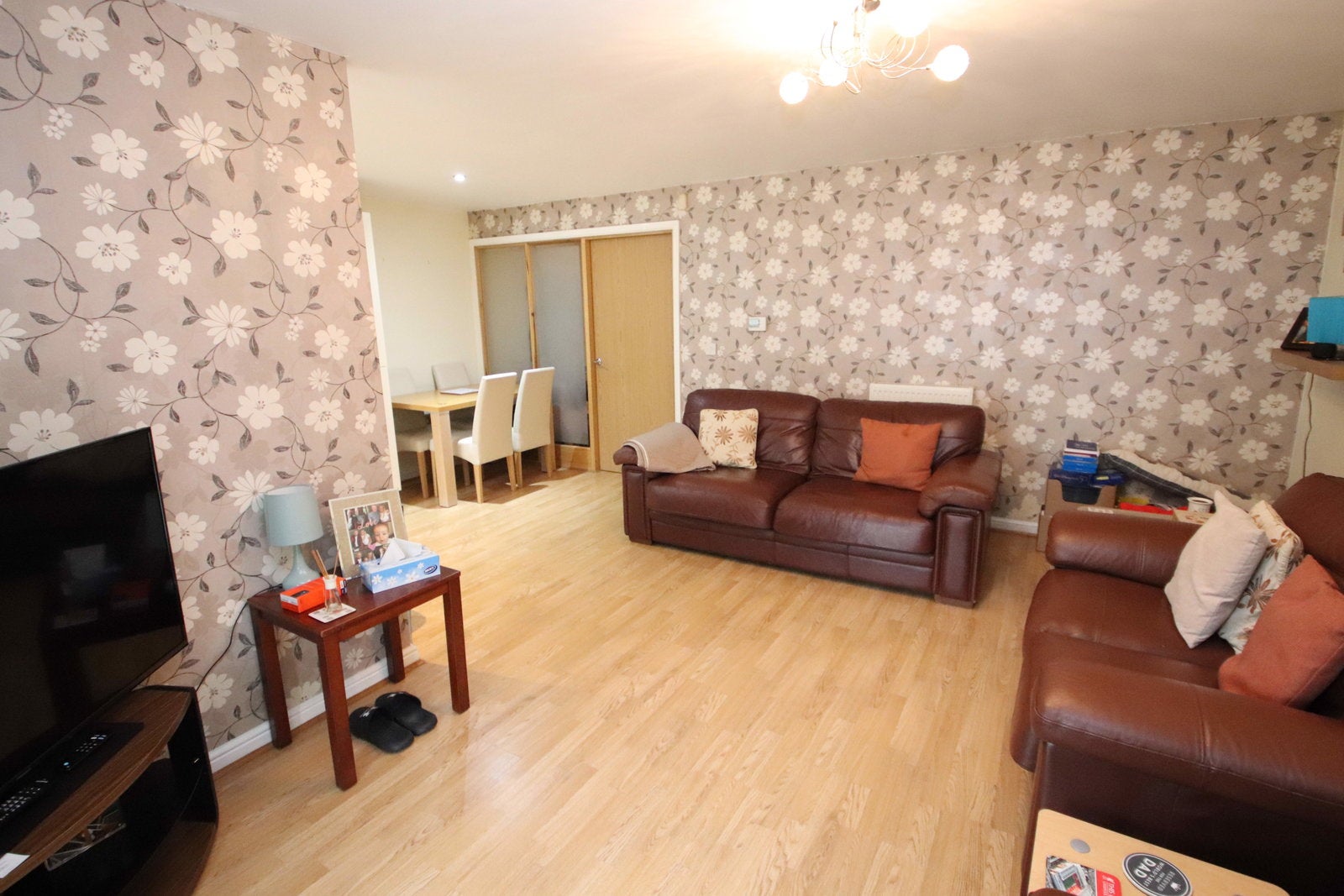 Flat Kingsbury Close in Bury