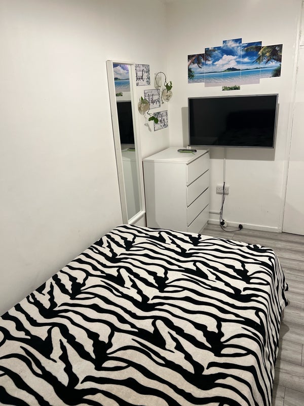 Room Stockwell Road in Greater London