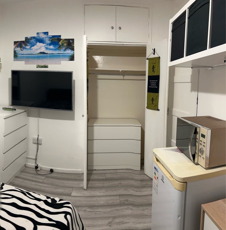 Room Stockwell Road in Greater London