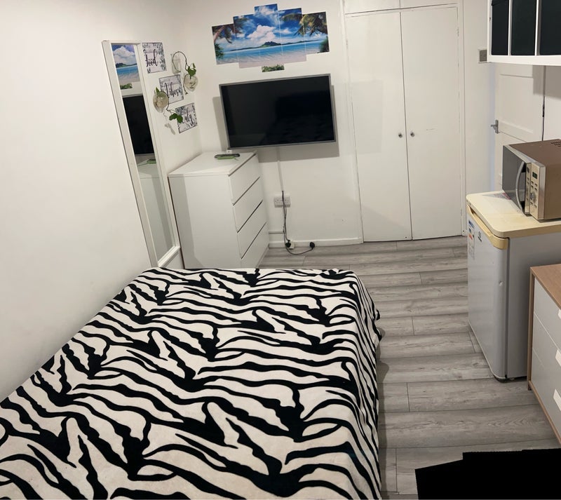 Room Stockwell Road in Greater London
