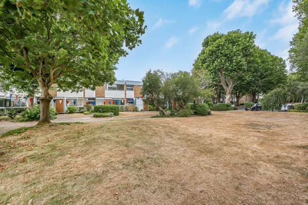 House Fieldend in Greater London