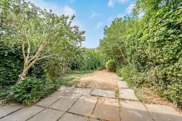 House Fieldend in Greater London