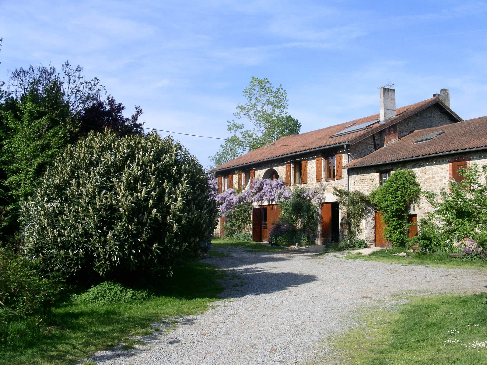 Chambre Allée le Haut Leychoisier à Bonnac-la-Côte