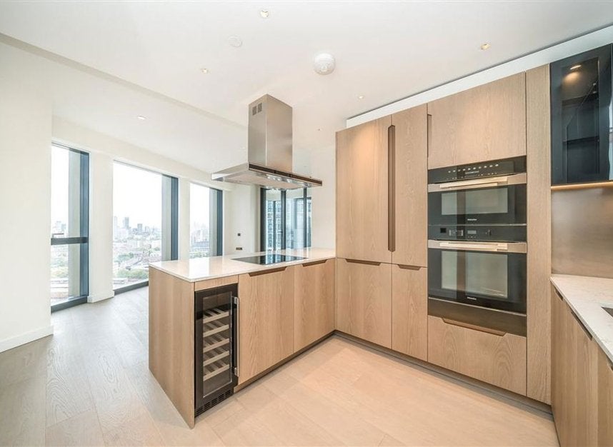 Flat Carnation Way in Greater London