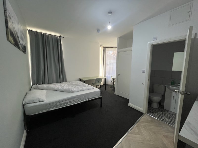 Room Halton Bank in Salford