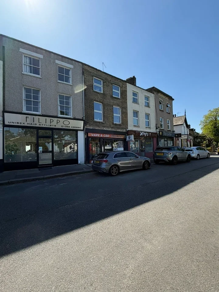 Flat Woolwich Road in Greater London