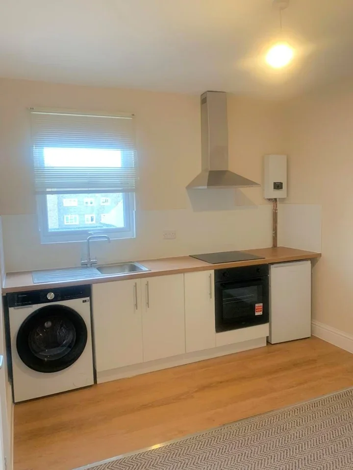 Flat Woolwich Road in Greater London