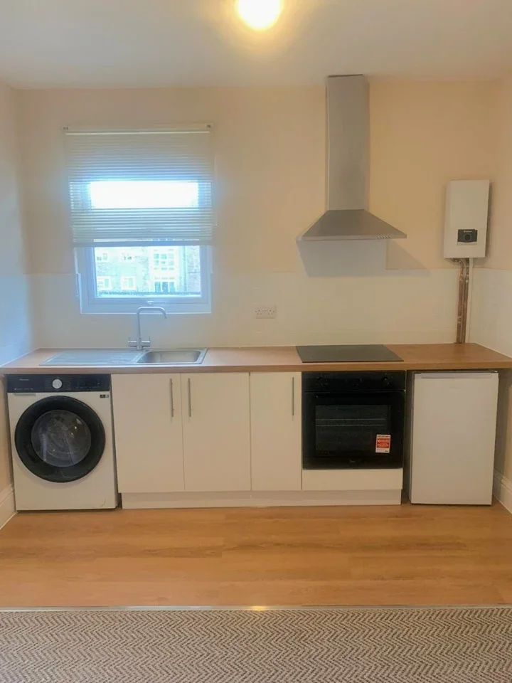 Flat Woolwich Road in Greater London