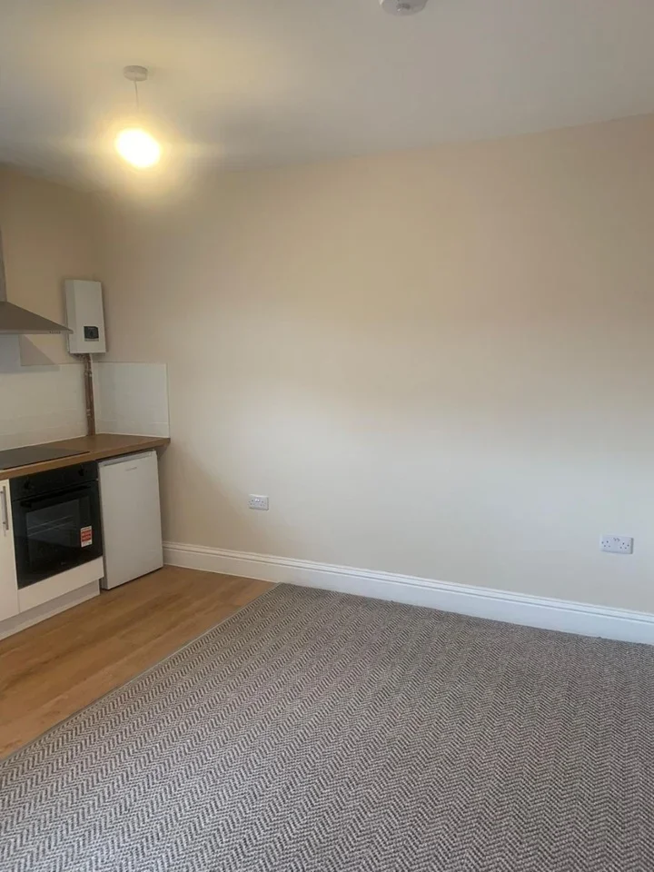 Flat Woolwich Road in Greater London