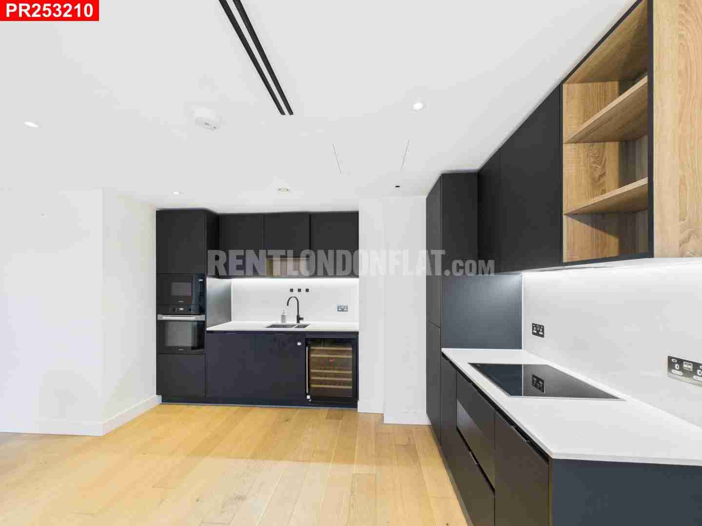 Flat Beaufort Square in Greater London