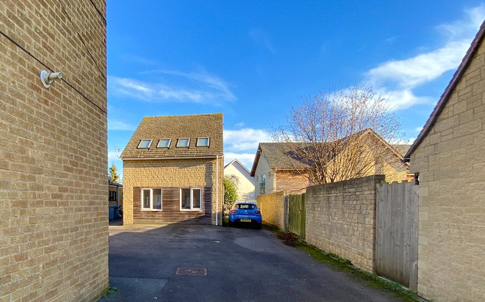Flat Mill Street in West Oxfordshire