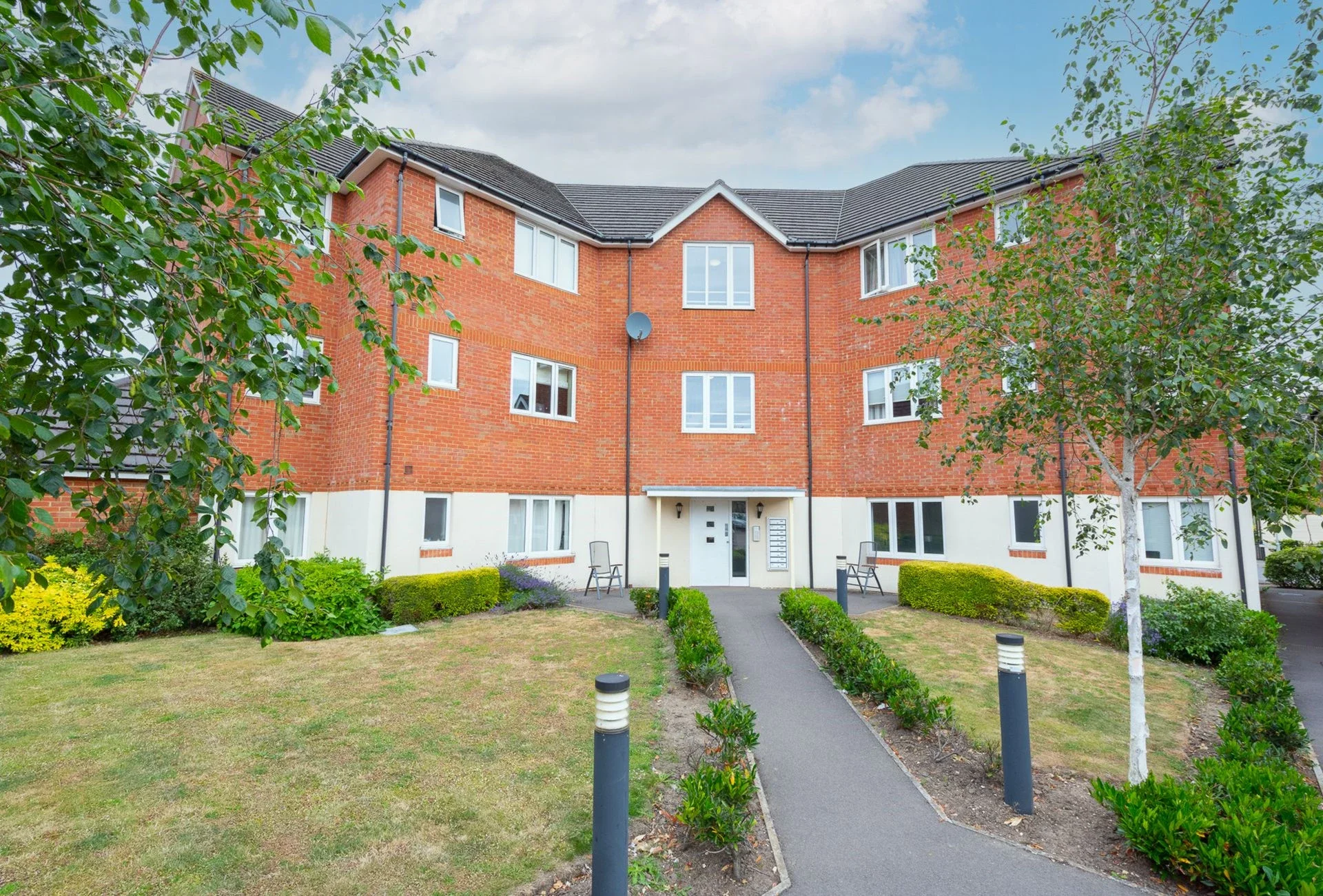 Flat Hornchurch Square in Rushmoor