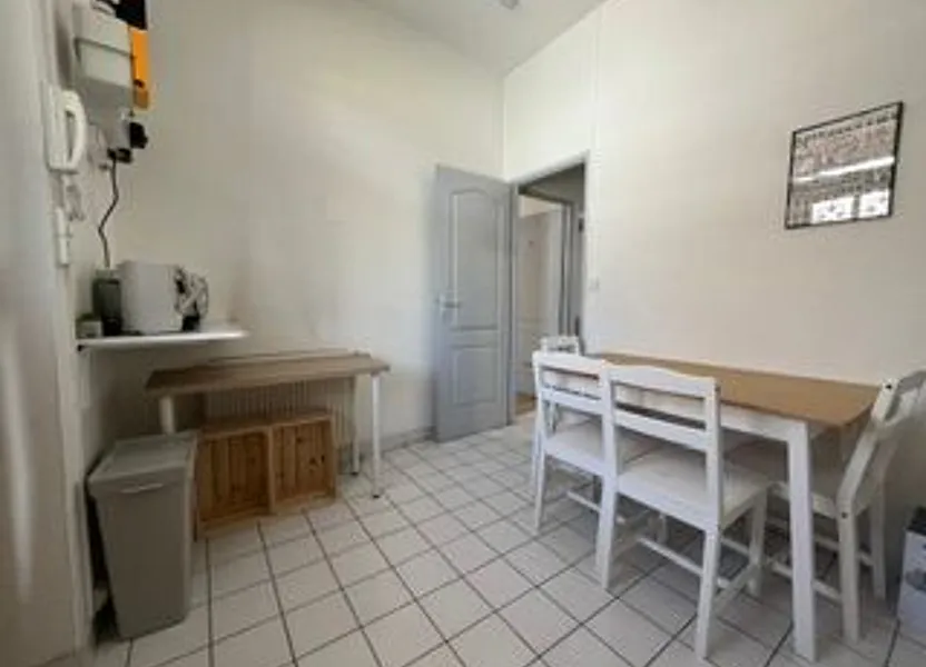 Room Rue du Lieutenant-Colonel Girard in Lyon