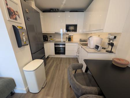 Flat Bute Close in Greater London