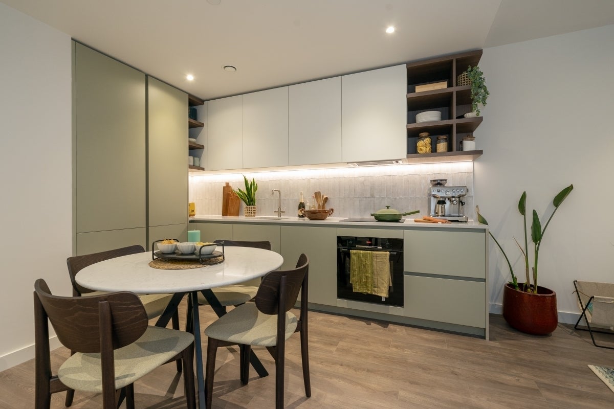 Flat Ribbon Lane in Greater London