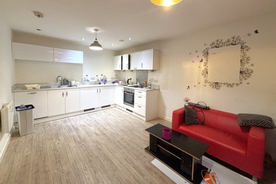 Flat Guildford Road in Woking