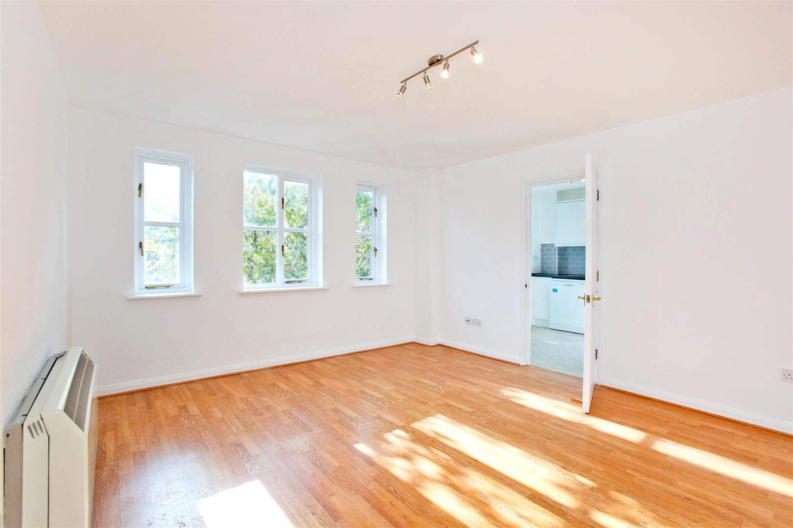 Flat Pearman Street in Greater London