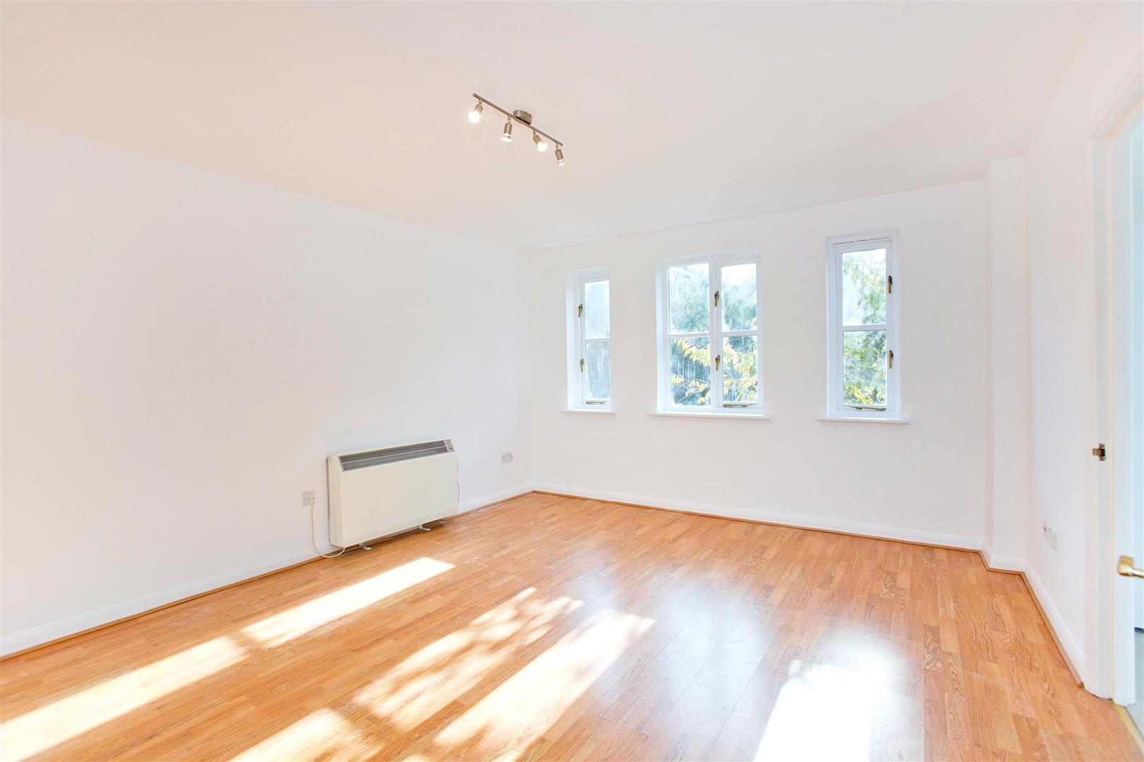 Flat Pearman Street in Greater London