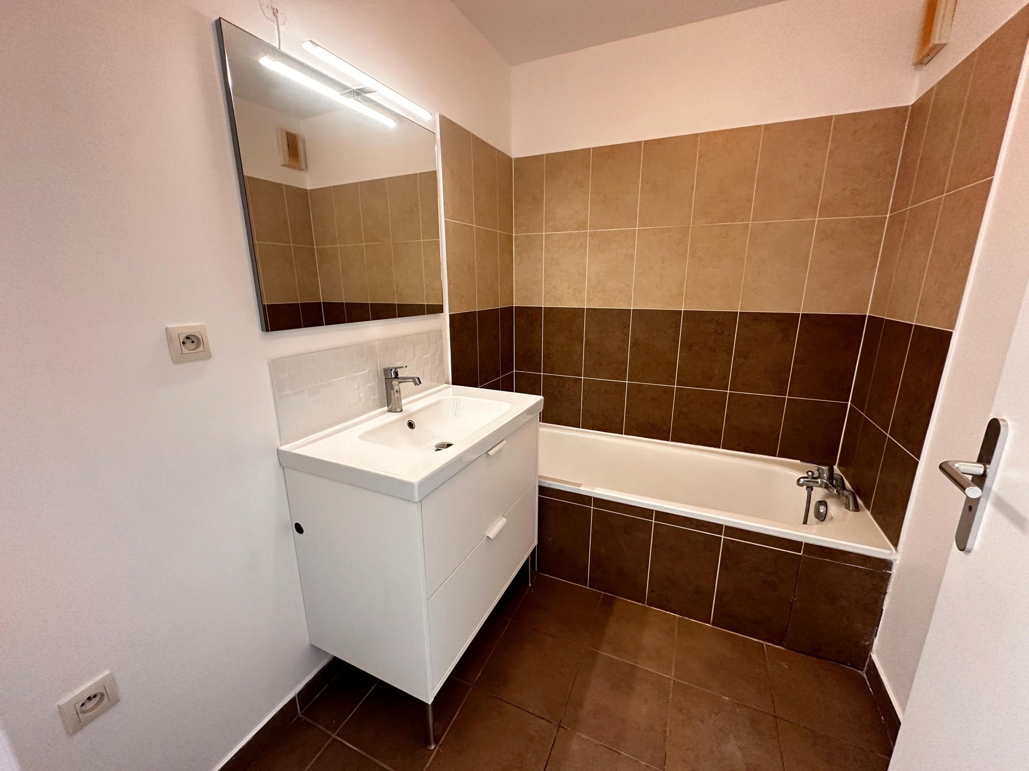 Appartement Rue Alexandre Dumas à Vaulx-en-Velin