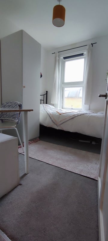 Room Uxbridge Road in Greater London
