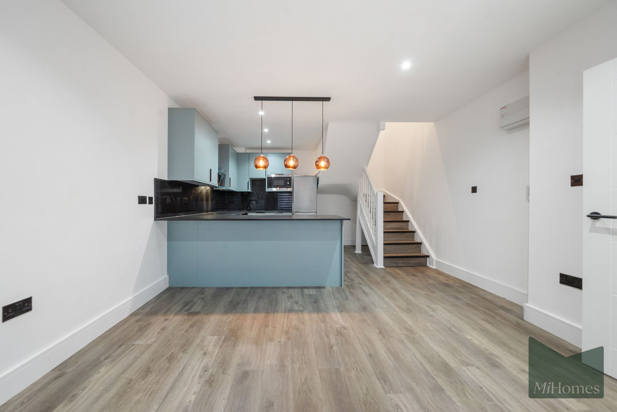 Flat Hardy Passage in Greater London