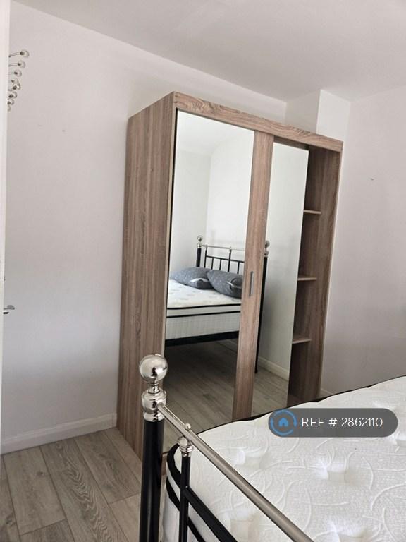 Room Joslin Road in Purfleet-on-Thames