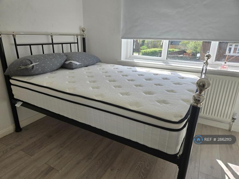 Room Joslin Road in Purfleet-on-Thames