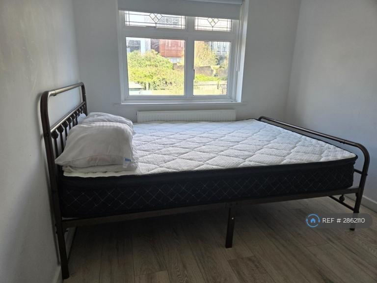 Room Joslin Road in Purfleet-on-Thames