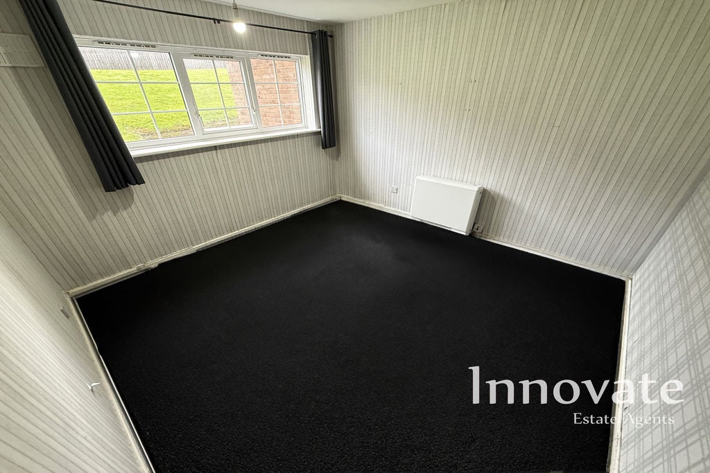 Flat Red Lion Close in Sandwell