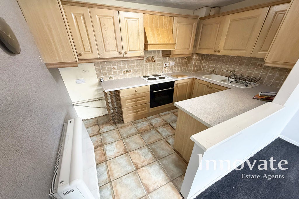 Flat Red Lion Close in Sandwell