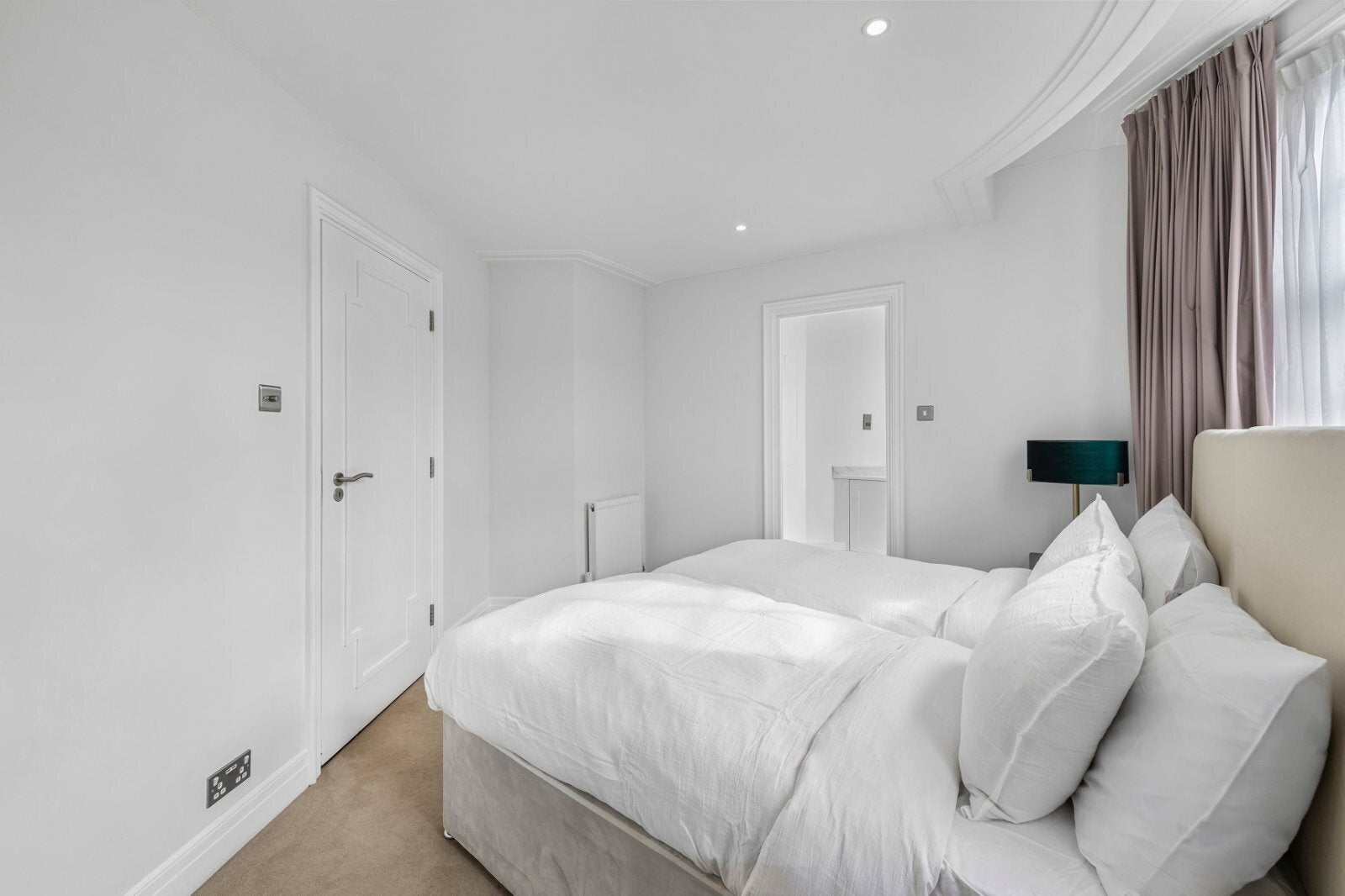 Flat Gloucester Square in City of Westminster