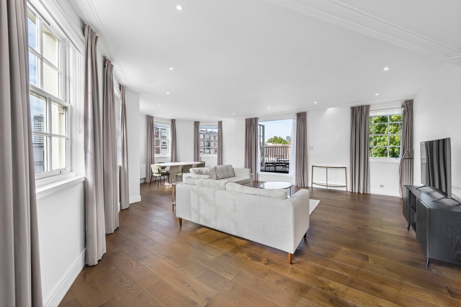 Flat Gloucester Square in City of Westminster