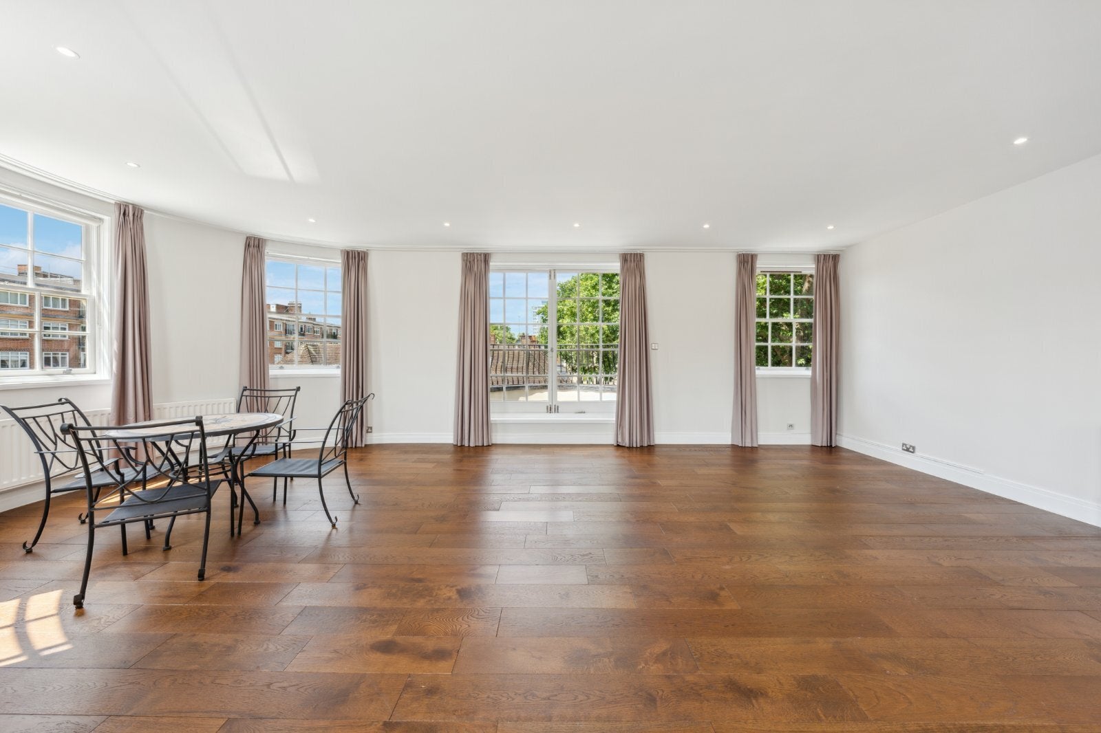 Flat Gloucester Square in City of Westminster