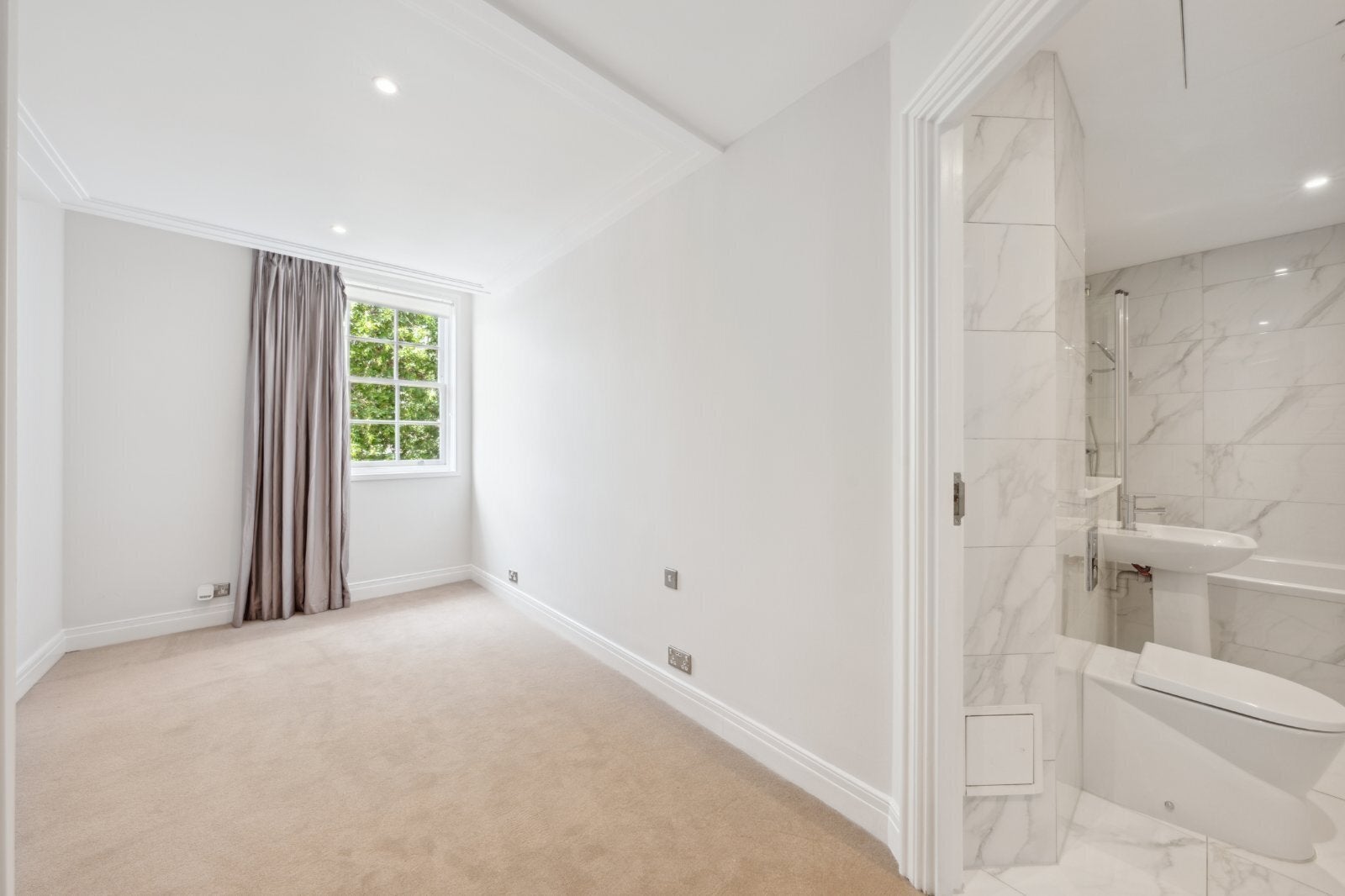 Flat Gloucester Square in City of Westminster