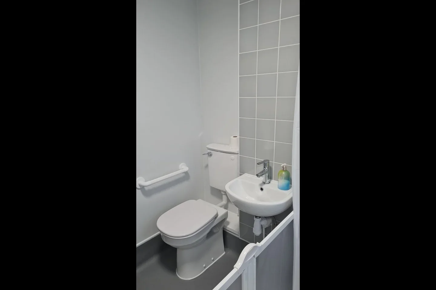 Room Warbank Crescent in Greater London