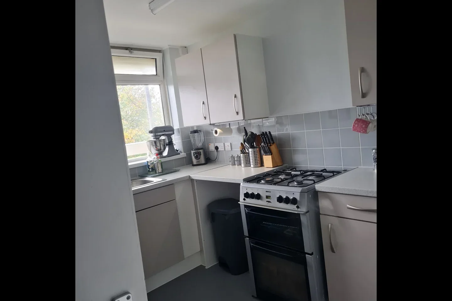 Room Warbank Crescent in Greater London
