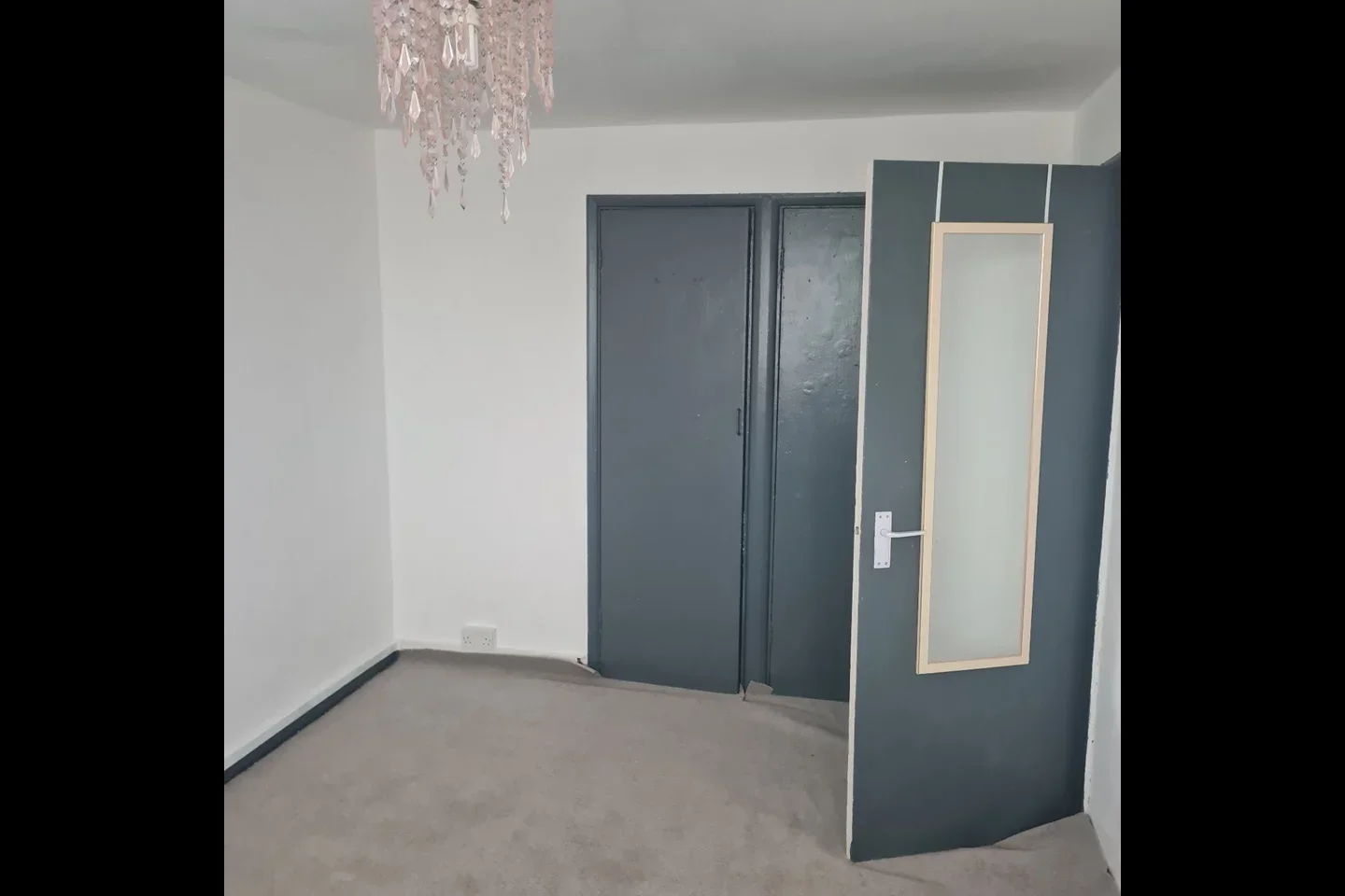 Room Warbank Crescent in Greater London