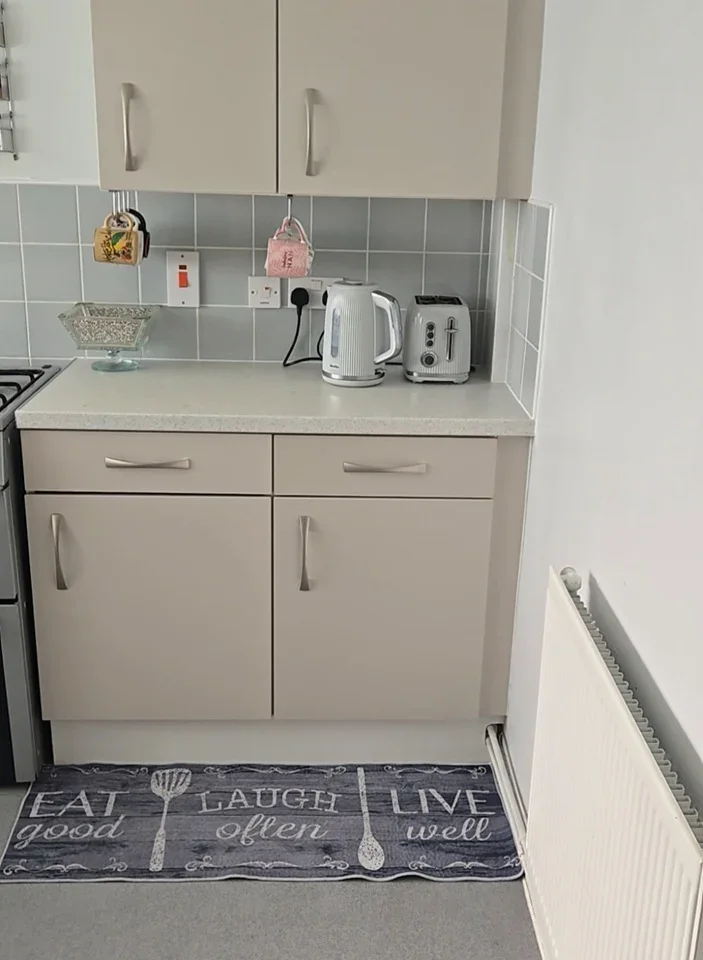 Room Warbank Crescent in Greater London